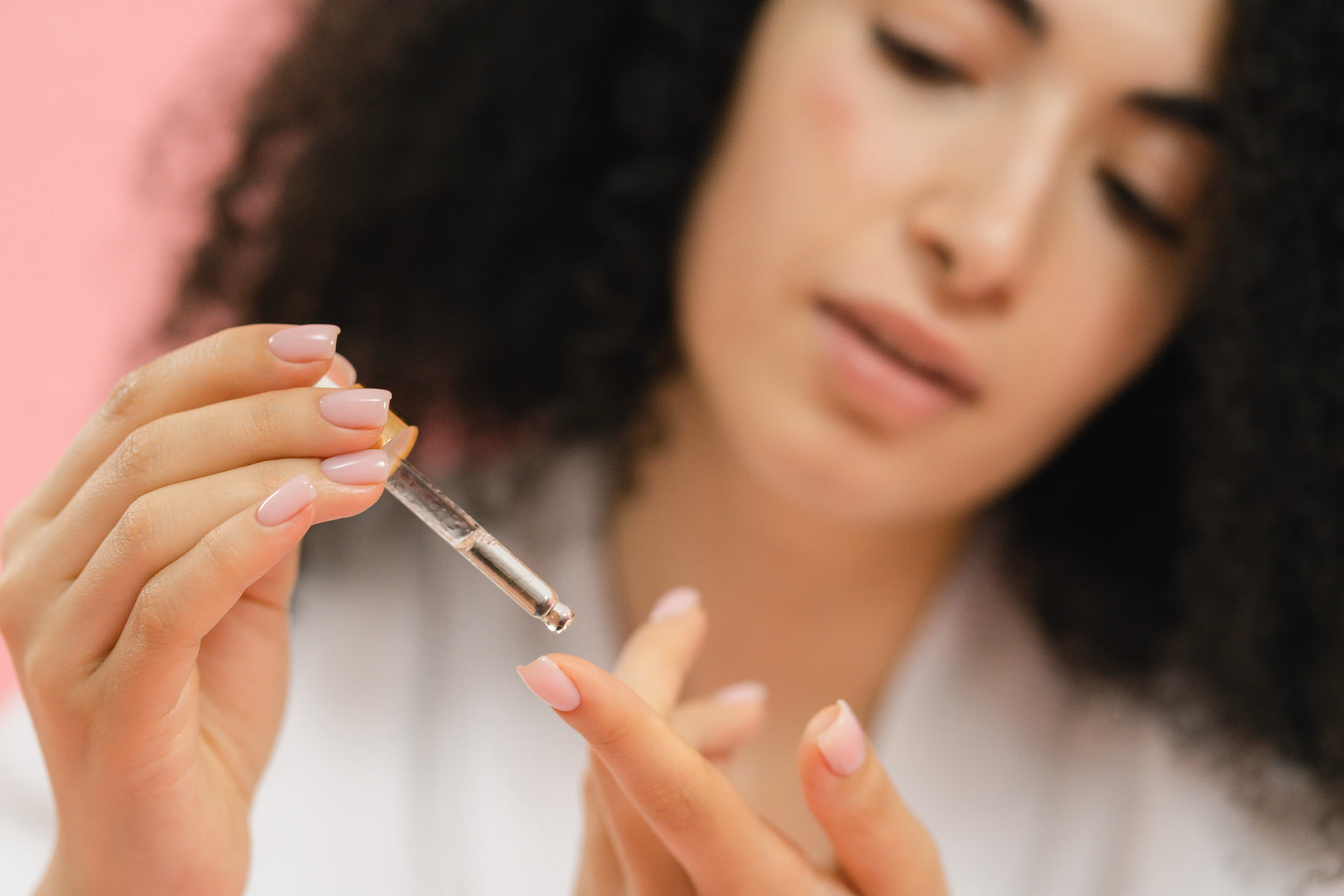 Aceite de cutículas en manicura a domicilio — La Esmaltería Las Palmas