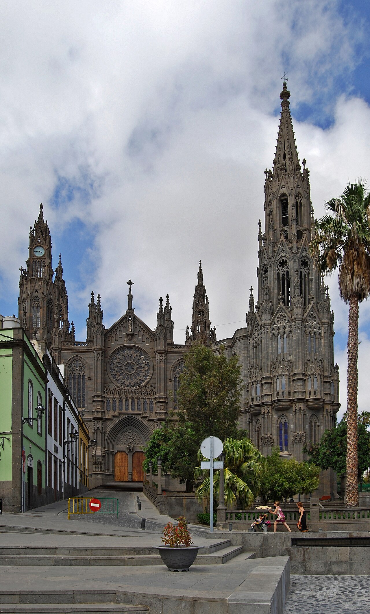 Manicura y pedicura a domicilio en Arucas, Las Palmas de Gran Canaria — casco histórico de Arucas
